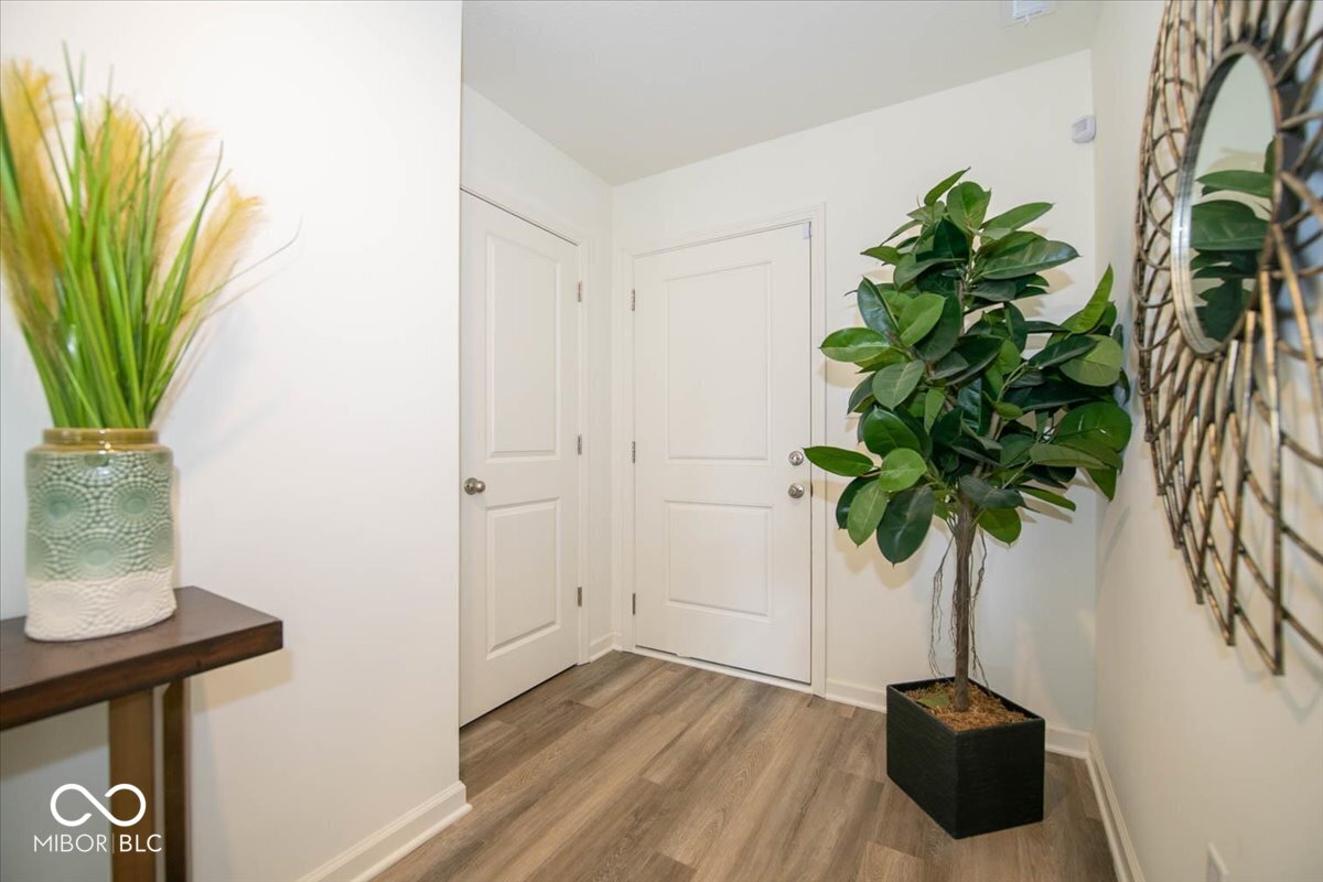 2805 Brahms Way Indianapolis, IN 46239 - Photo 2 of 31