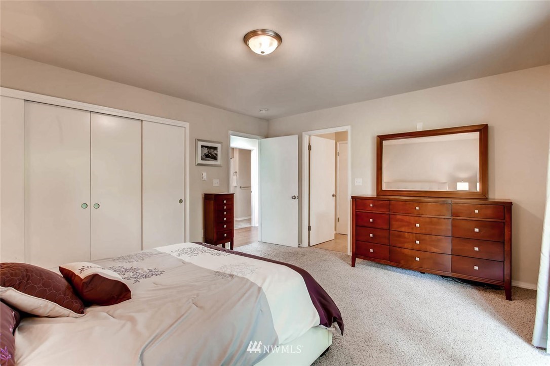 16806 Southeast 136th Street Renton, WA 98059 - Photo 12 of 25 Gallery Image 12