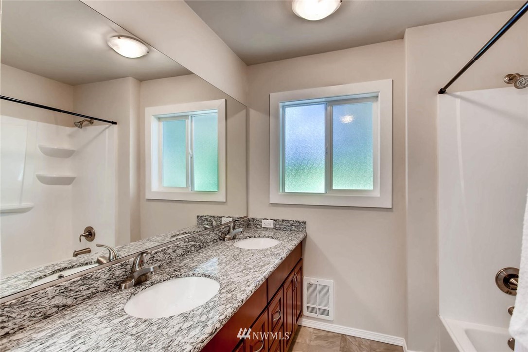 16806 Southeast 136th Street Renton, WA 98059 - Photo 15 of 25 Gallery Image 15