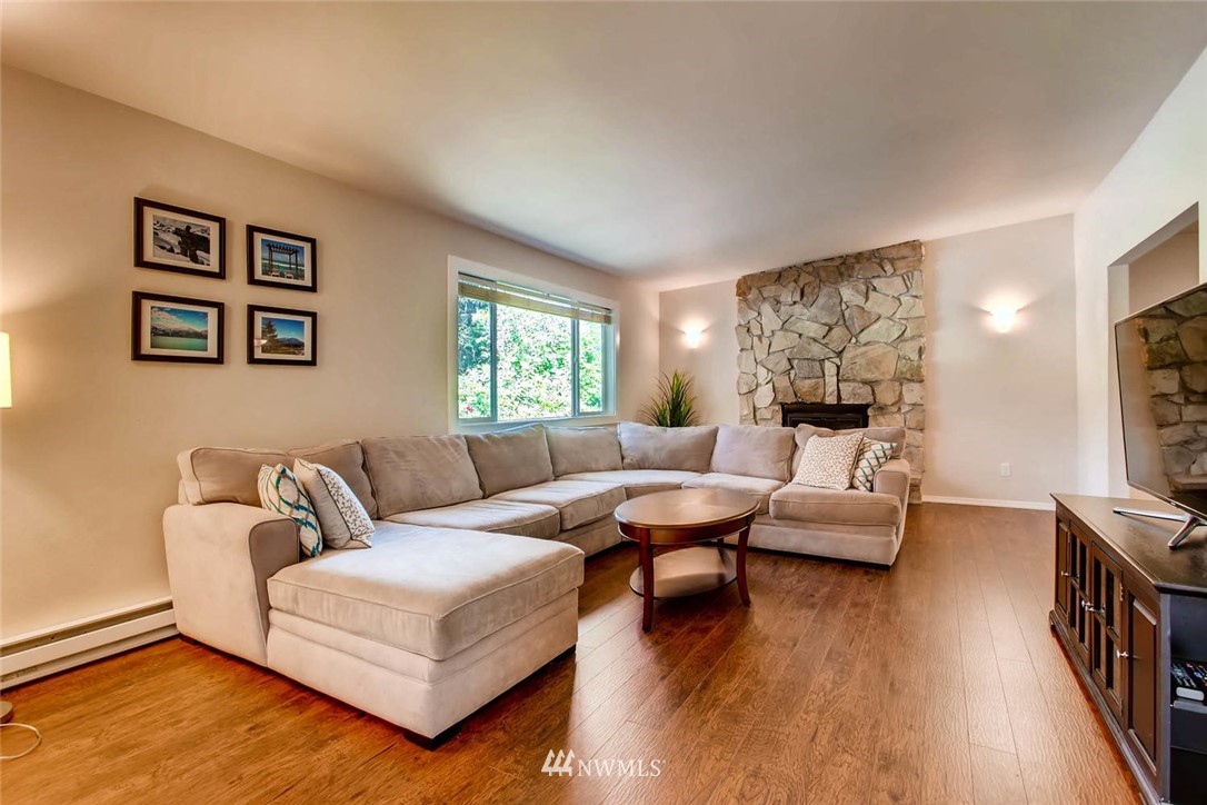 16806 Southeast 136th Street Renton, WA 98059 - Photo 3 of 25 Gallery Image 3