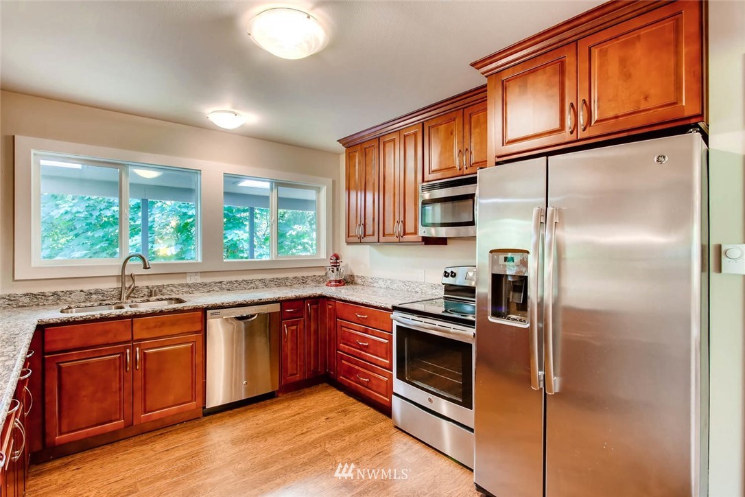 16806 Southeast 136th Street Renton, WA 98059 - Photo 7 of 25 Gallery Image 7