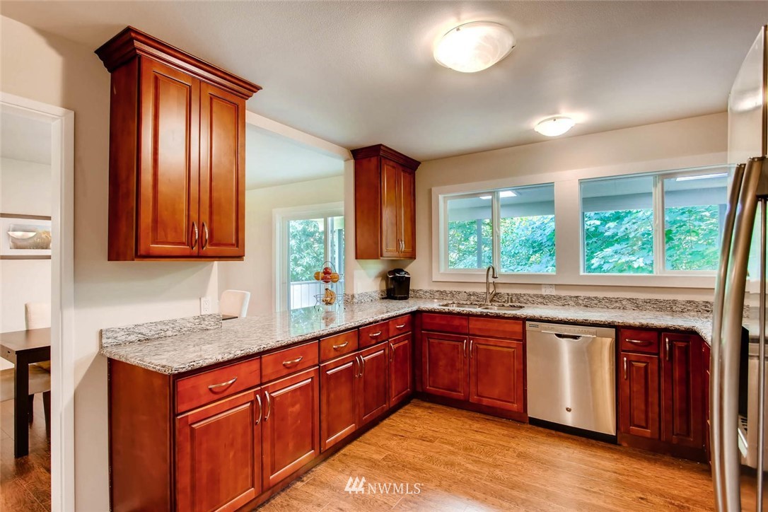 16806 Southeast 136th Street Renton, WA 98059 - Photo 8 of 25 Gallery Image 8