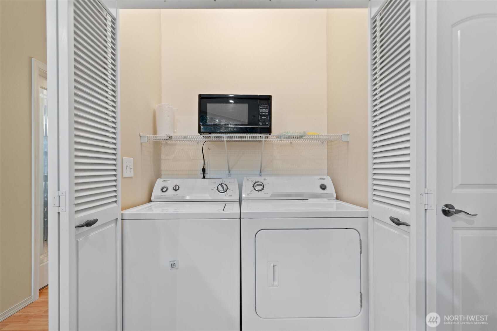 664 East Portage Road Shelton, WA 98584 - Photo 22 of 40 a utility room with dryer and washer