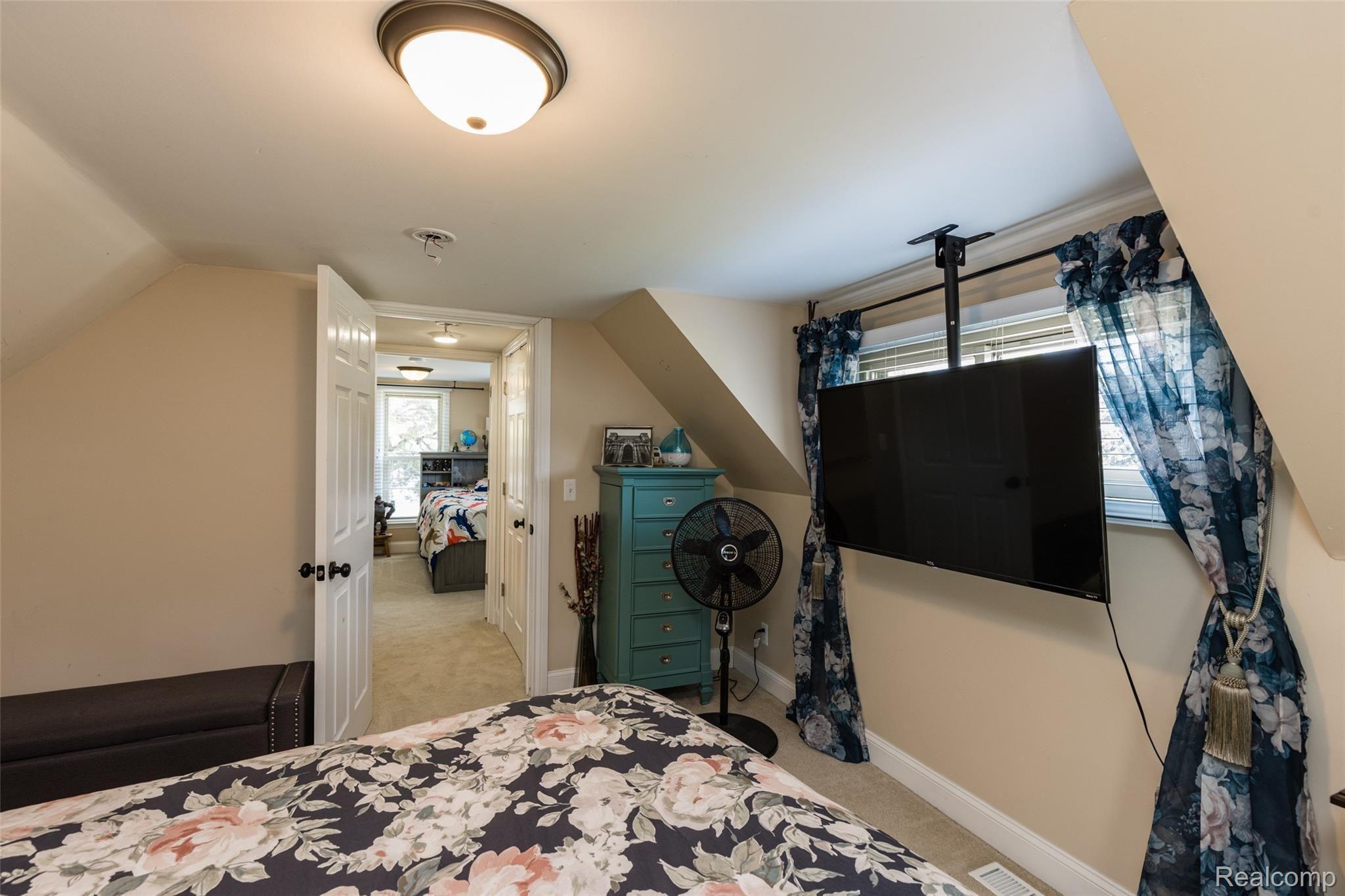 11051 Stark Road Livonia, MI 48150 - Photo 21 of 40 11051 Stark Rd-21.jpg