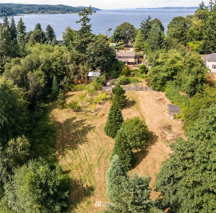 7329 Southwest Maury Park Road Vashon, WA 98070 - Photo 2 of 23 Gallery Image 2