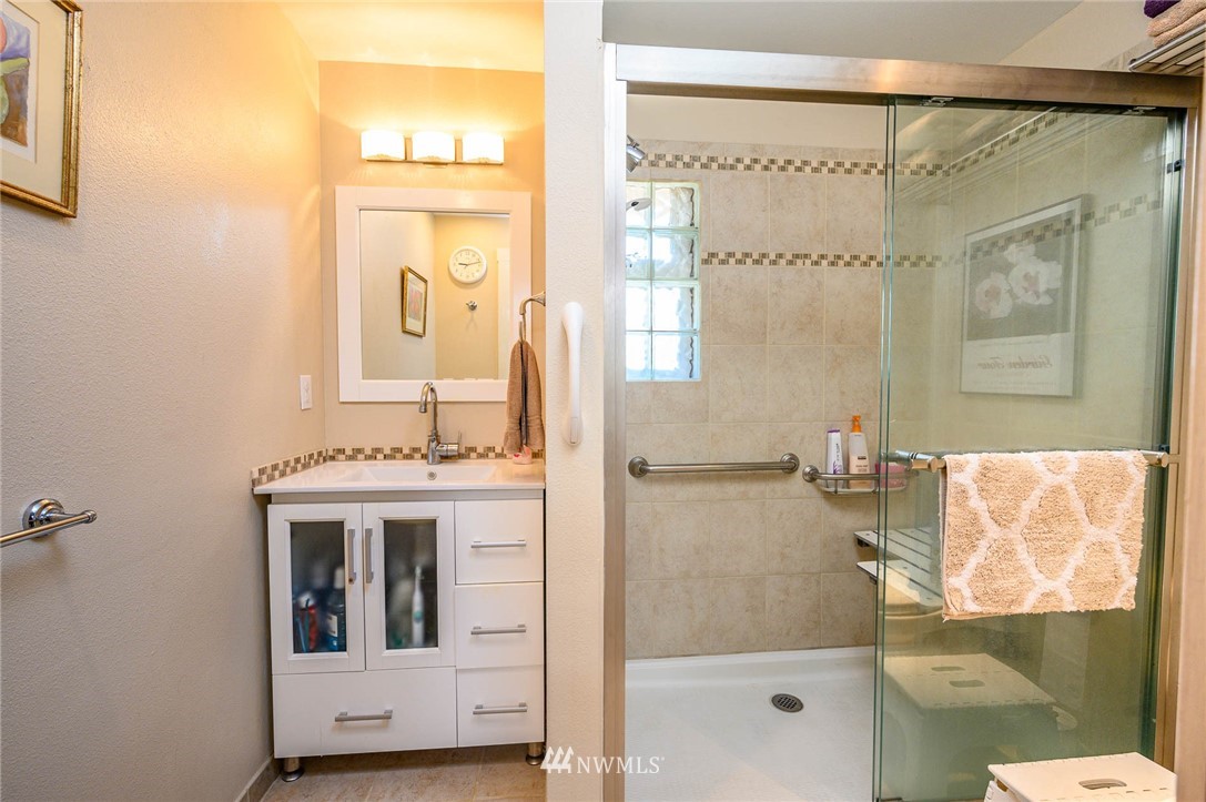 7329 Southwest Maury Park Road Vashon, WA 98070 - Photo 14 of 23 Gallery Image 14