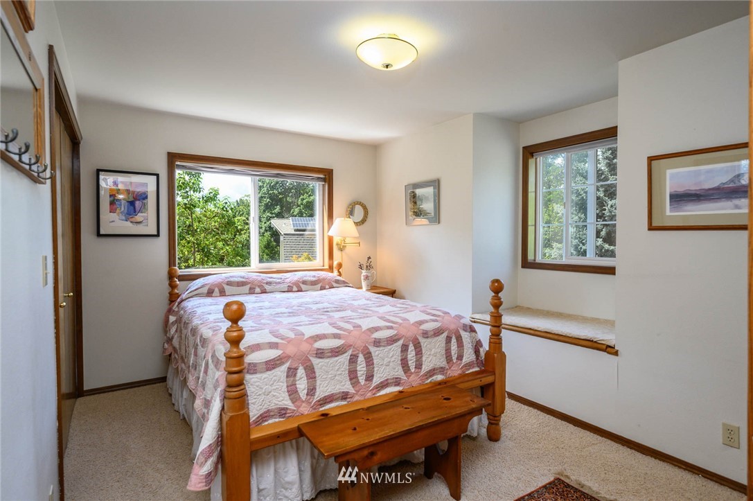 7329 Southwest Maury Park Road Vashon, WA 98070 - Photo 15 of 23 Gallery Image 15