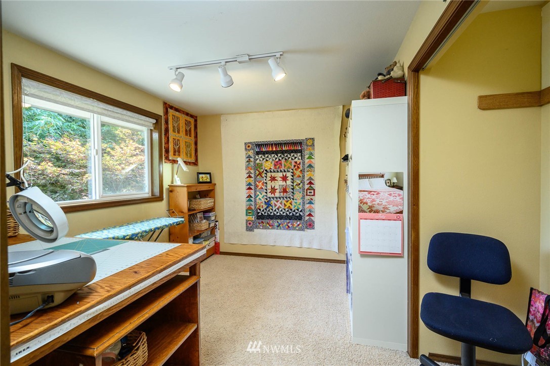 7329 Southwest Maury Park Road Vashon, WA 98070 - Photo 16 of 23 Gallery Image 16