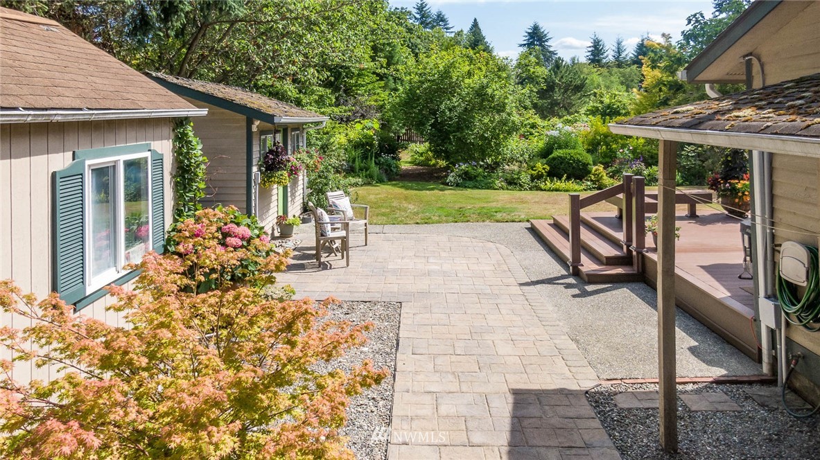 7329 Southwest Maury Park Road Vashon, WA 98070 - Photo 3 of 23 Gallery Image 3