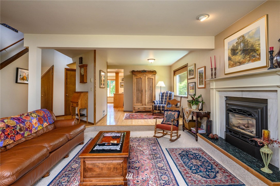 7329 Southwest Maury Park Road Vashon, WA 98070 - Photo 6 of 23 Gallery Image 6