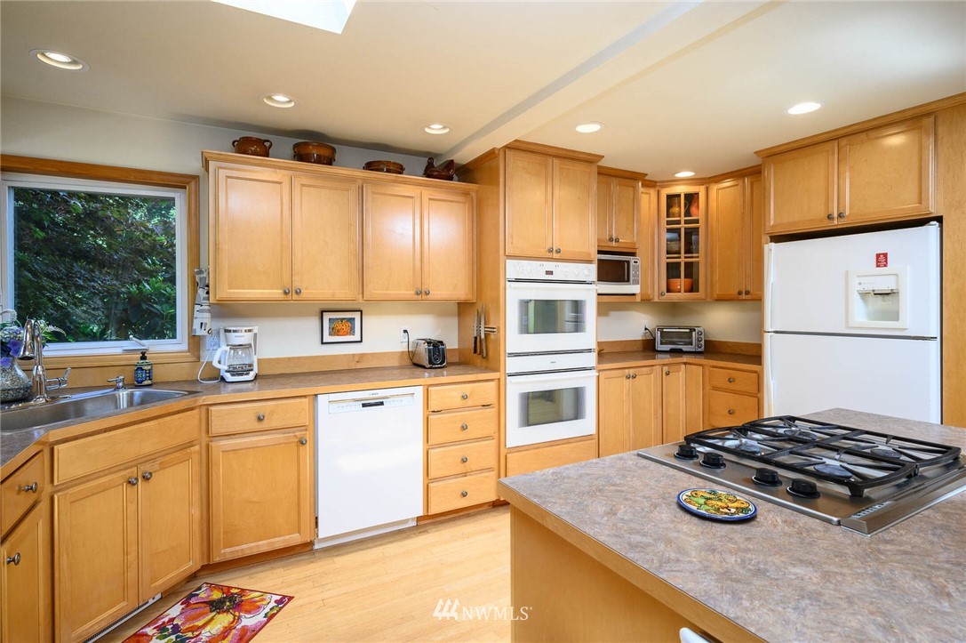 7329 Southwest Maury Park Road Vashon, WA 98070 - Photo 8 of 23 Gallery Image 8