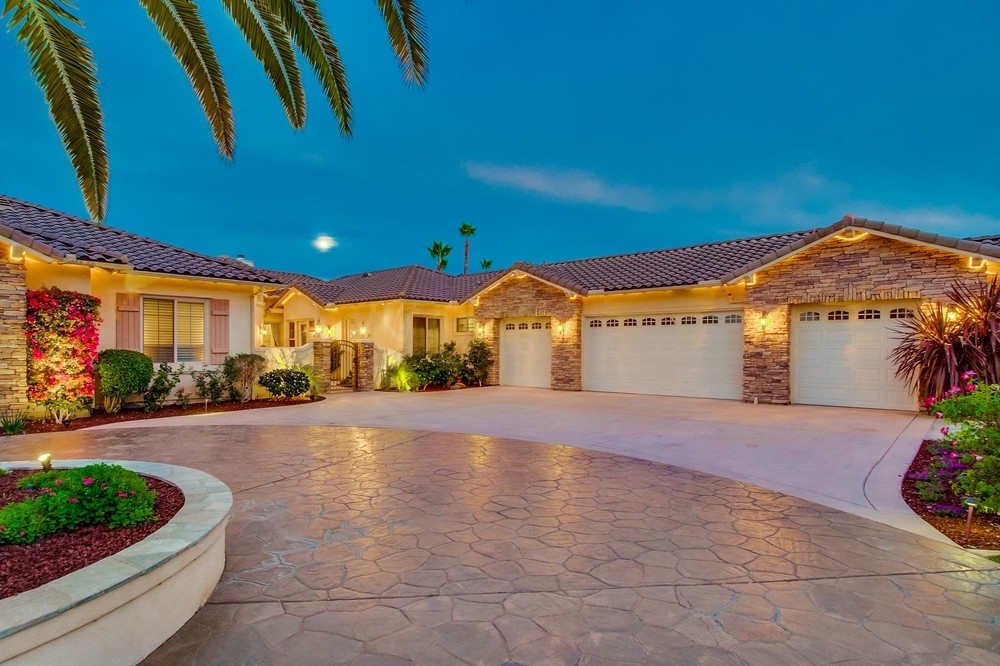 14002 Lake Poway Road Poway, CA 92064 - Photo 2 of 25