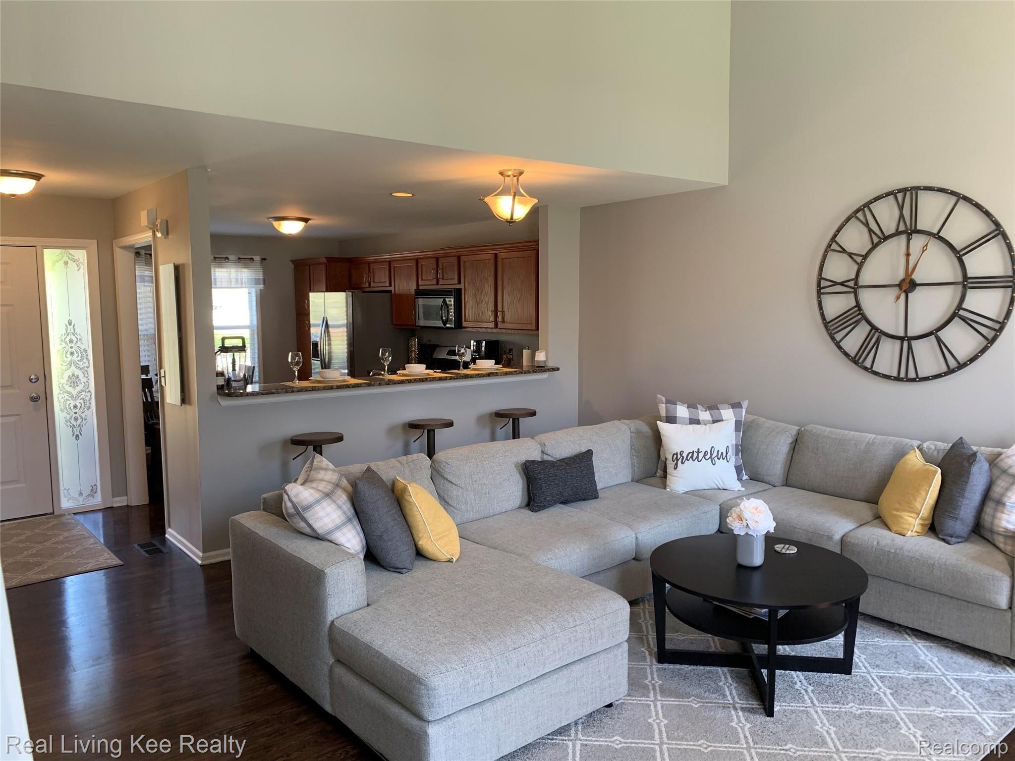 45595 Rathmore Drive, Unit 77 Macomb, MI 48044 - Photo 6 of 19 IMG_0738.jpg