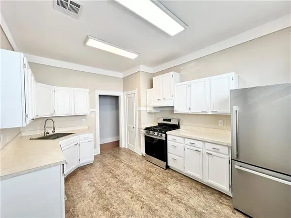 $1,850 | 2011 General Pershing Street, Unit 2A, New Orleans, LA 70115
