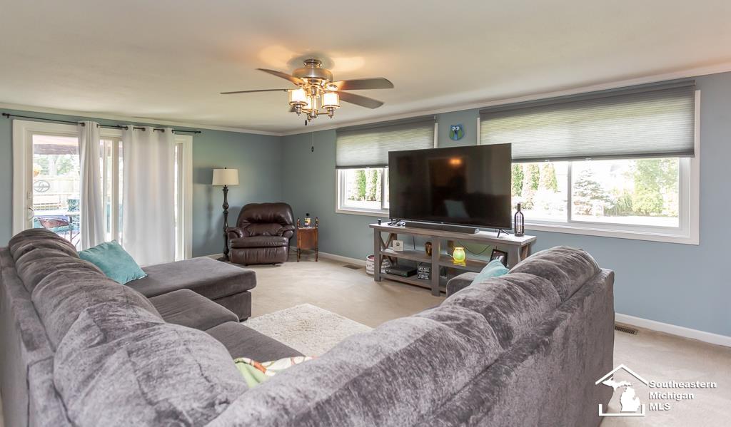 8271 Douglas Road Lambertville, MI 48144 - Photo 35 of 47 50085707-34.JPG