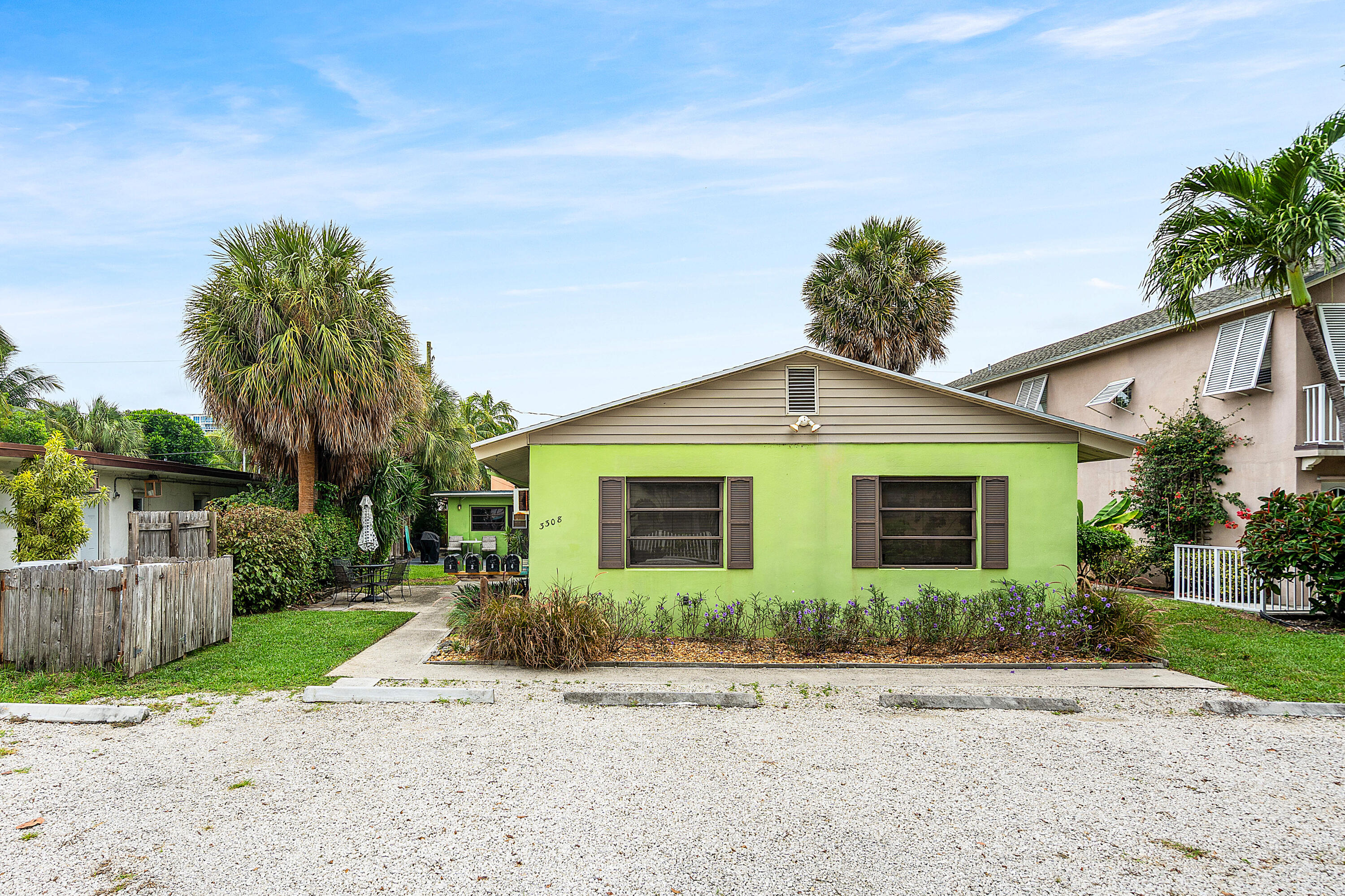 3308 Southeast 3rd Street Pompano Beach, FL 33062 - Photo 4 of 24 001-3308Southeast3rdStreet-PompanoBeach-