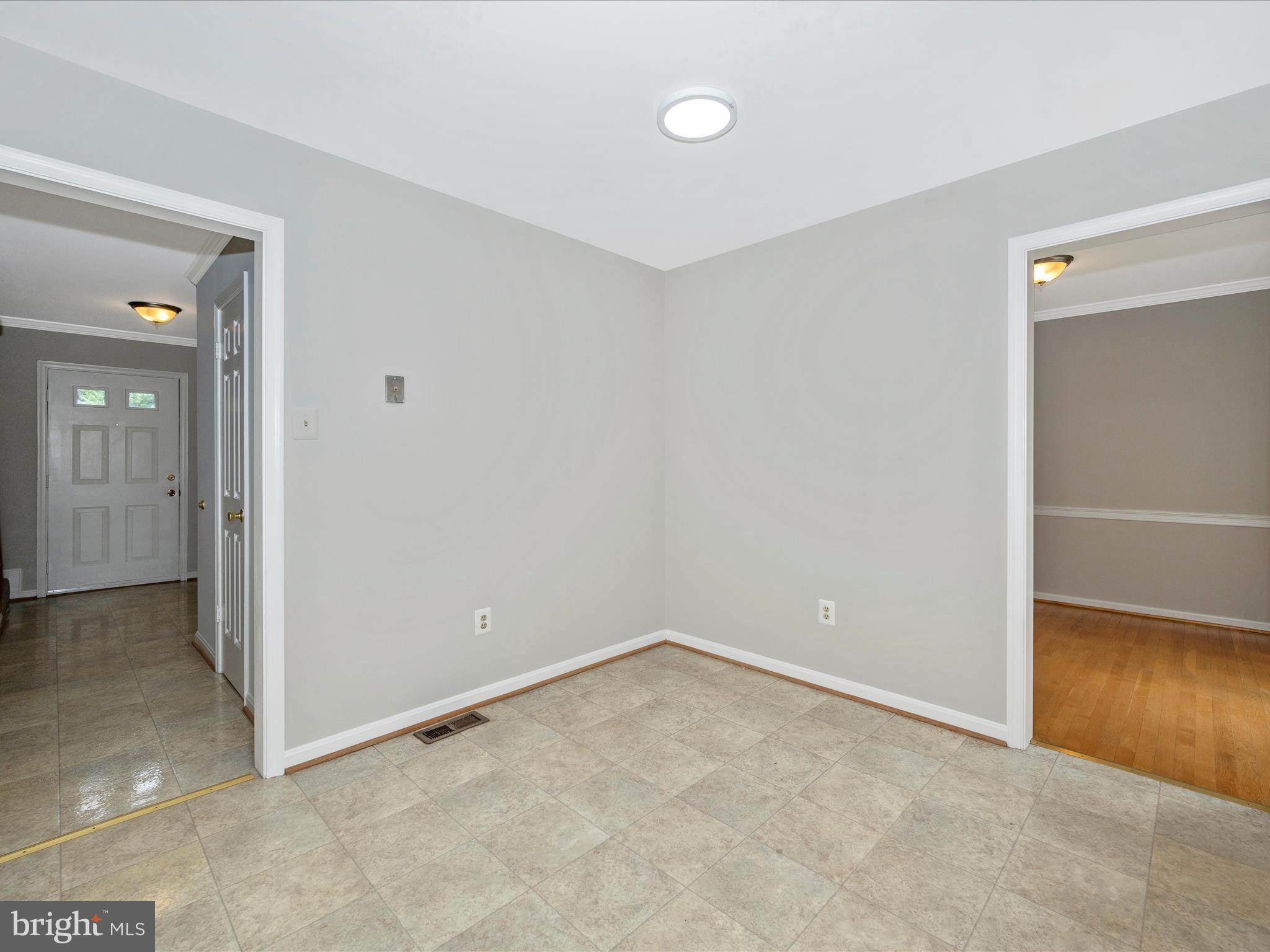 802 Pointer Ridge Drive Gaithersburg, MD 20878 - Photo 15 of 43 Kitchen