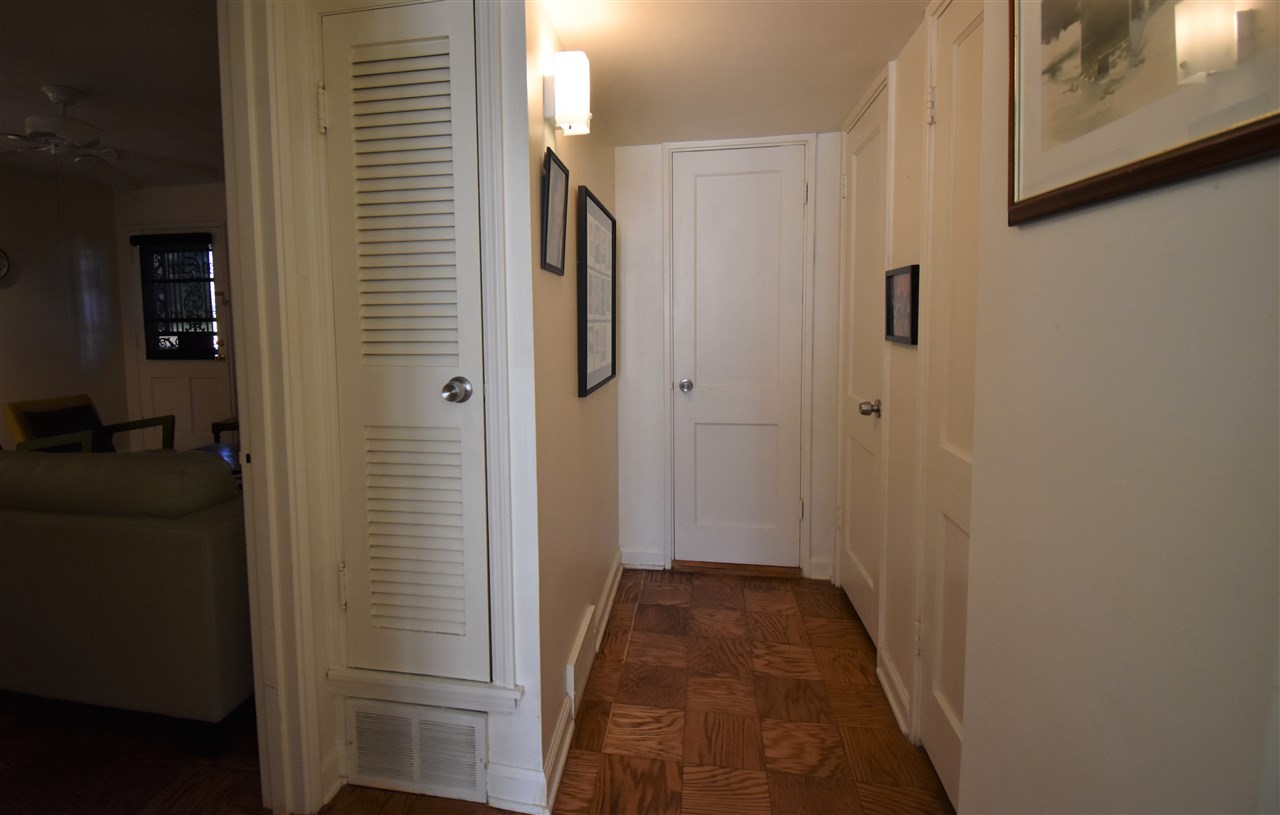 3007 Walnut Grove Road, Unit 2 Memphis, TN 38111 - Photo 12 of 18 Gallery Image 12