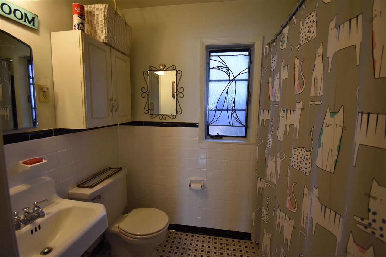 3007 Walnut Grove Road, Unit 2 Memphis, TN 38111 - Photo 13 of 18 Gallery Image 13