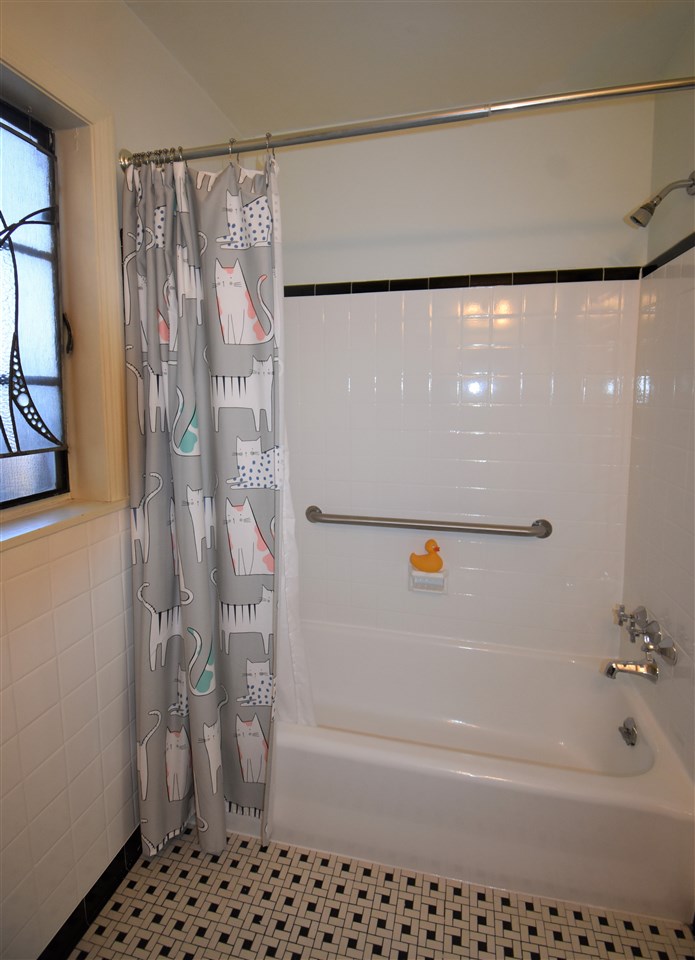 3007 Walnut Grove Road, Unit 2 Memphis, TN 38111 - Photo 14 of 18 Gallery Image 14