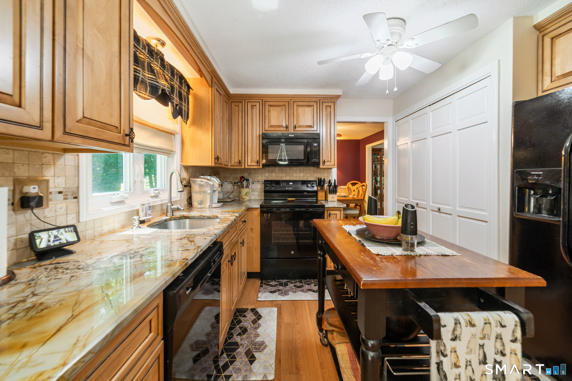 105 Inwood Lane Bristol, CT 06010 - Photo 17 of 40