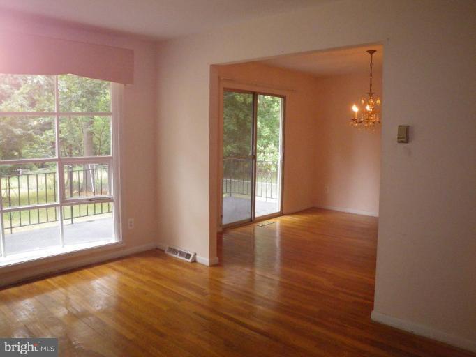 3622 Templar Road Randallstown, MD 21133 - Photo 10 of 15 Living Room/Dining Room