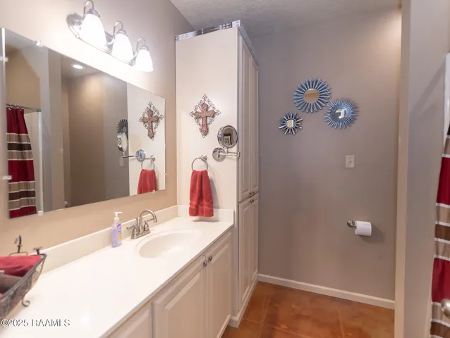 $419,500 | 1027 Chinaberry Drive, Eunice, LA 70535