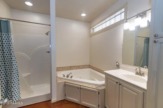 $419,500 | 1027 Chinaberry Drive, Eunice, LA 70535