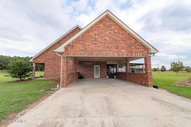 $419,500 | 1027 Chinaberry Drive, Eunice, LA 70535