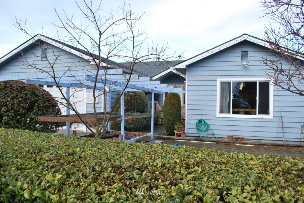 9649 18th Avenue Southwest Seattle, WA 98106 - Photo 1 of 1