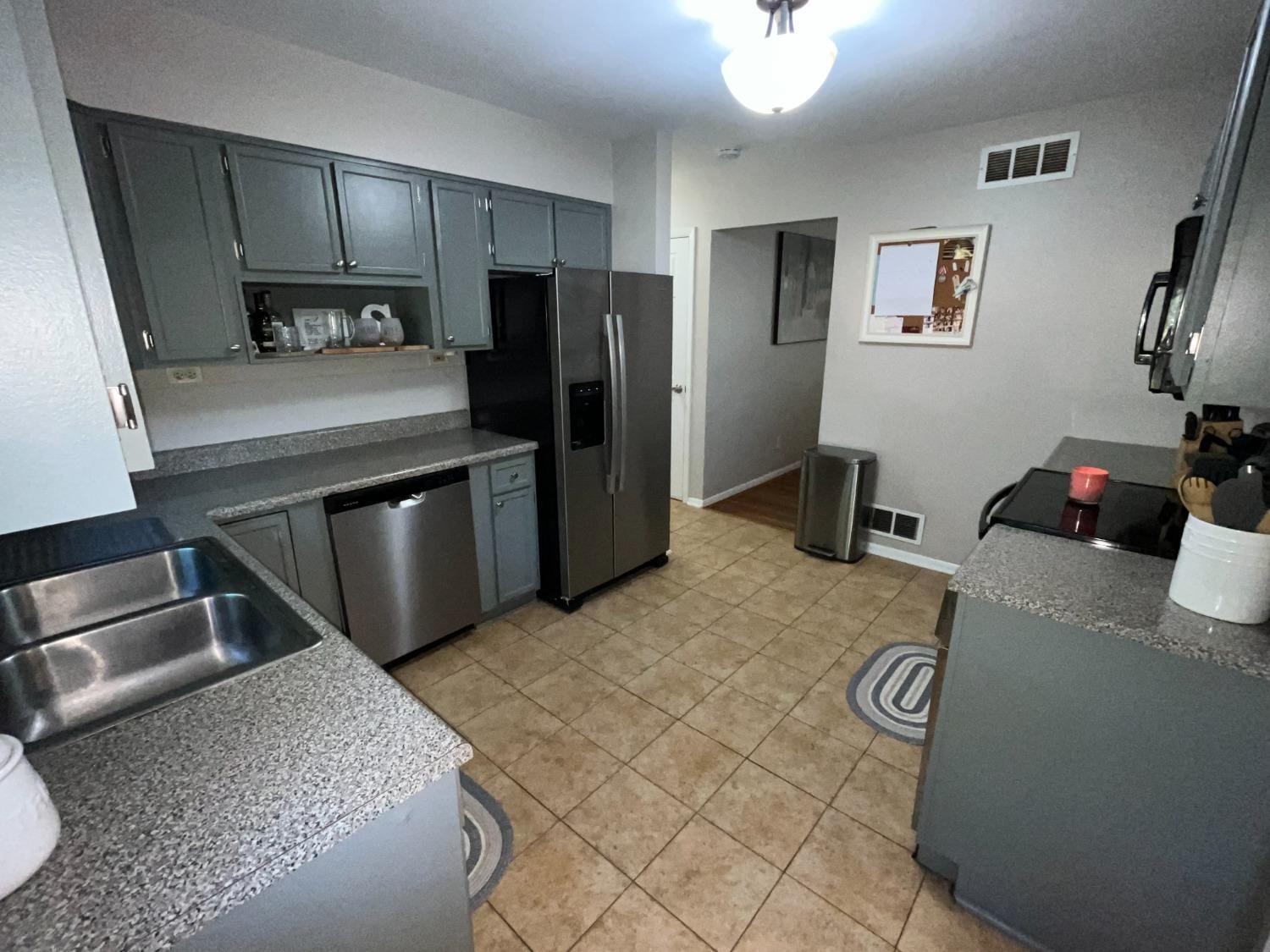 1118 Anderson Ferry Road Cincinnati, OH 45238 - Photo 15 of 34