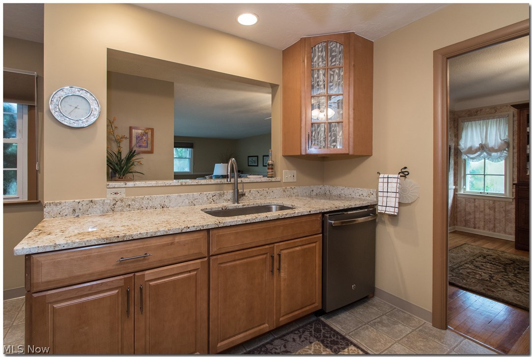 1336 Ford Road Lyndhurst, OH 44124 - Photo 8 of 35