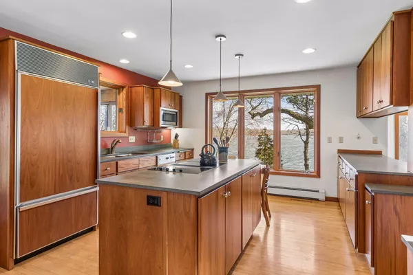 $1,100,000 | 7831 50th Street North, Lake Elmo, MN 55042