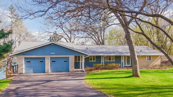 $1,100,000 | 7831 50th Street North, Lake Elmo, MN 55042