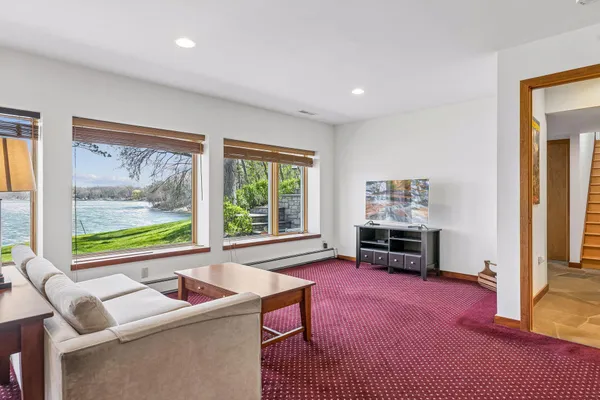 $1,100,000 | 7831 50th Street North, Lake Elmo, MN 55042