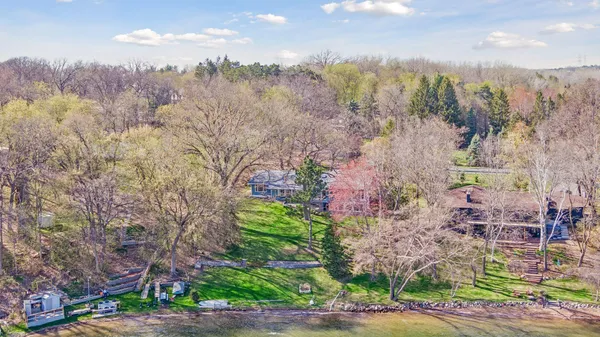 $1,100,000 | 7831 50th Street North, Lake Elmo, MN 55042