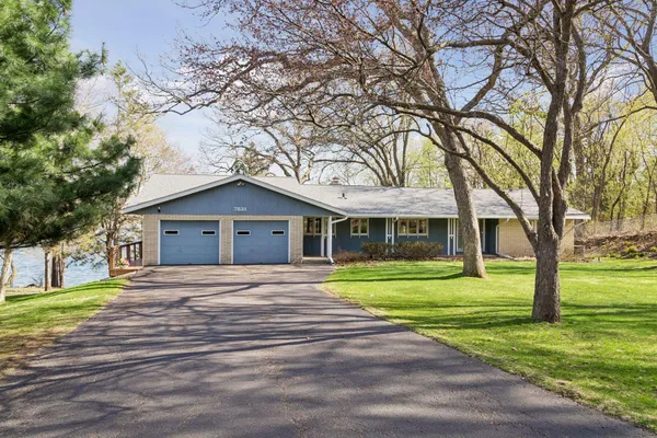 $1,100,000 | 7831 50th Street North, Lake Elmo, MN 55042