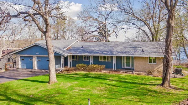 $1,100,000 | 7831 50th Street North, Lake Elmo, MN 55042