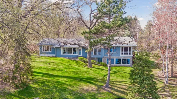 $1,100,000 | 7831 50th Street North, Lake Elmo, MN 55042