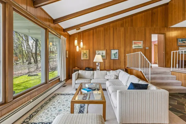 $1,100,000 | 7831 50th Street North, Lake Elmo, MN 55042