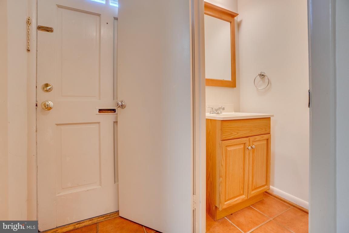 431 Greenbrier Ct., Unit 431 Fredericksburg, VA 22401 - Photo 5 of 49