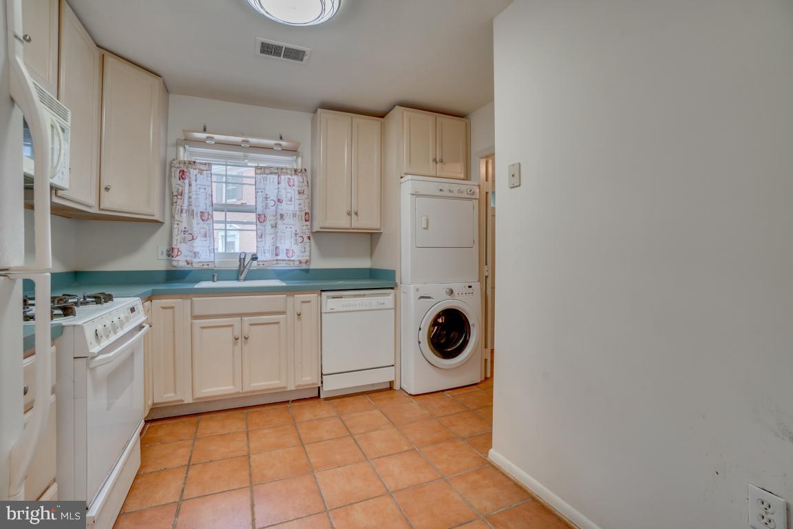 431 Greenbrier Ct., Unit 431 Fredericksburg, VA 22401 - Photo 7 of 49