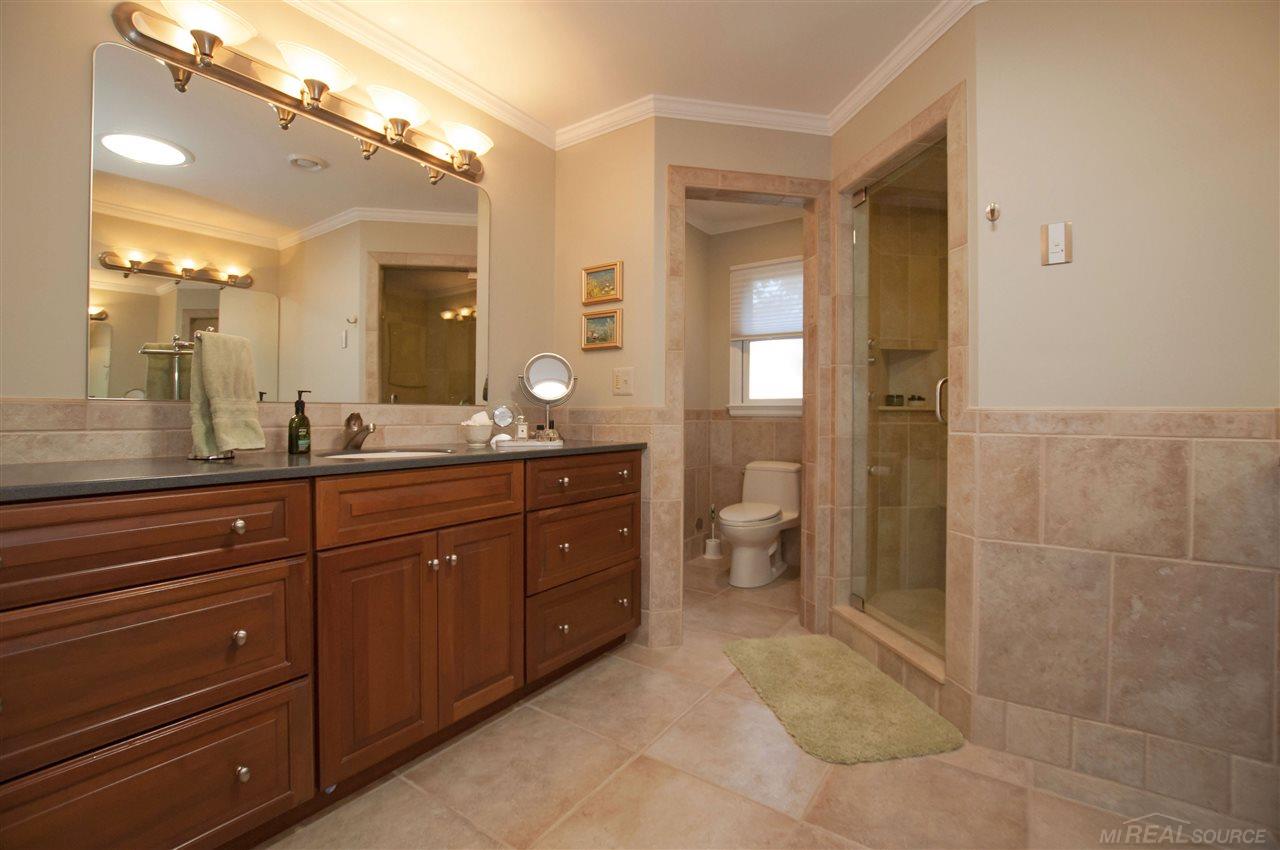 727 North Renaud Road Grosse Pointe, MI 48236 - Photo 29 of 37 31308176-28.JPG