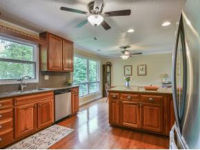 4780 Edens View Road Kingsport, TN 37664 - Photo 10 of 36 Beautiful Quartz Countertops