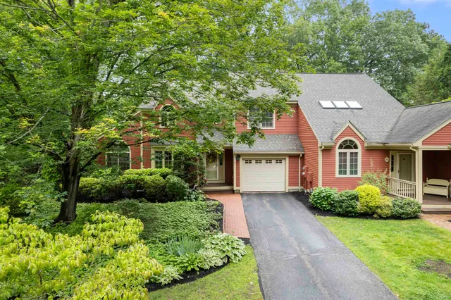 $639,900 | 60 Peninsula Drive, Stratham, NH 03885