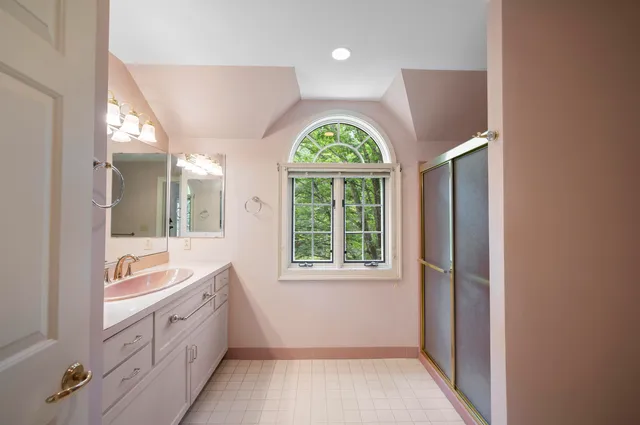 $639,900 | 60 Peninsula Drive, Stratham, NH 03885