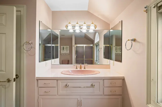 $639,900 | 60 Peninsula Drive, Stratham, NH 03885