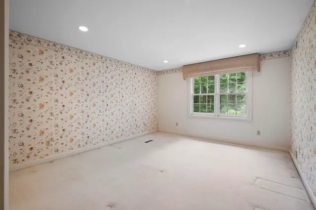 $639,900 | 60 Peninsula Drive, Stratham, NH 03885