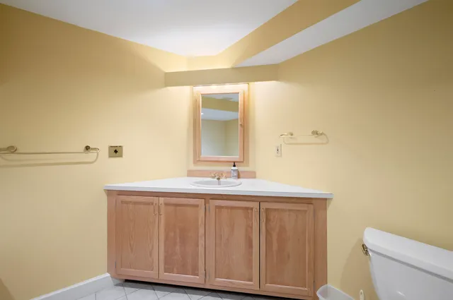 $639,900 | 60 Peninsula Drive, Stratham, NH 03885