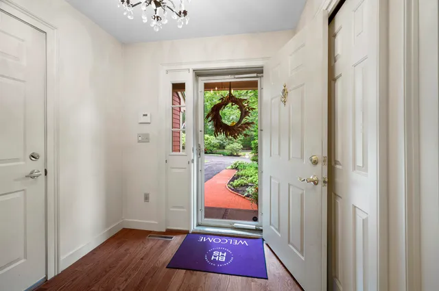 $639,900 | 60 Peninsula Drive, Stratham, NH 03885